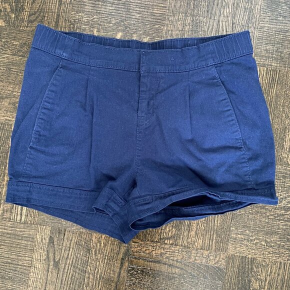 Lolë Casual Shorts with pockets - Picture 1 of 8